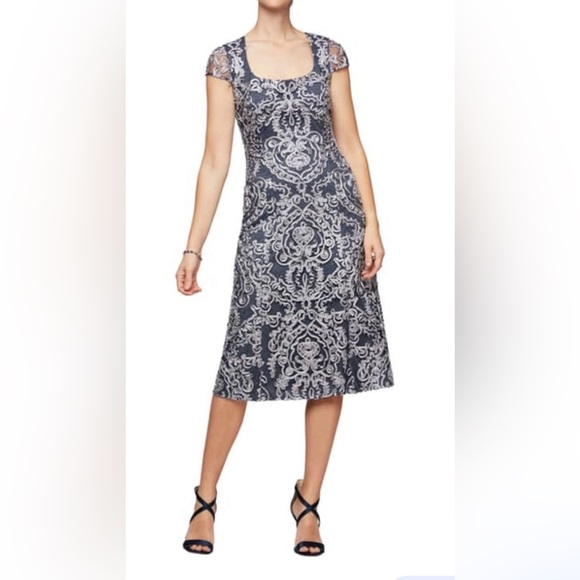 Alex Evenings Size 14 Navy/Silver w/ Sequins Cap Sleeve Dress - Picture 9 of 10